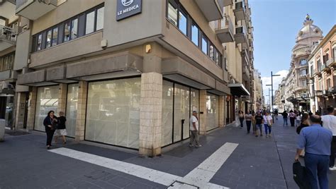 Via Sparano, la strada dello shopping a Bari .